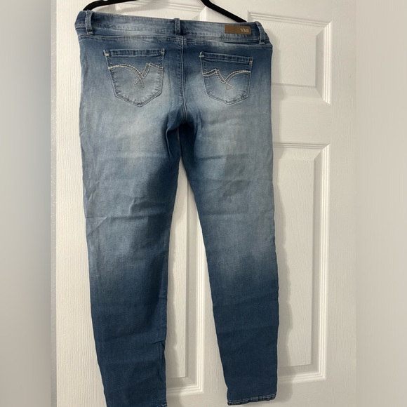 YMI Ripped Jeans - Picture 2 of 4